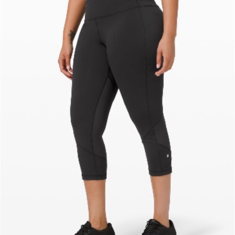 Women's Black Cropped Leggings